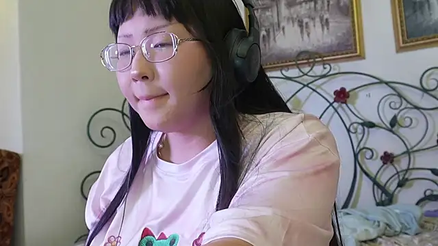 Snapshot of pikpikpikachu chatting on 06.28.26 pikpikpikachu online show from 06.28.26