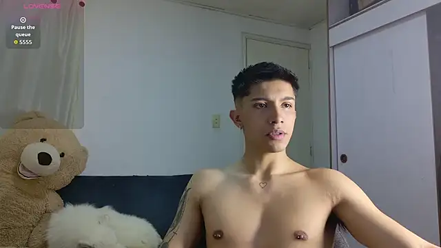 Snapshot of Thesaint_xxx chatting on 06.25.26 Thesaint xxx online show from 06.25.26