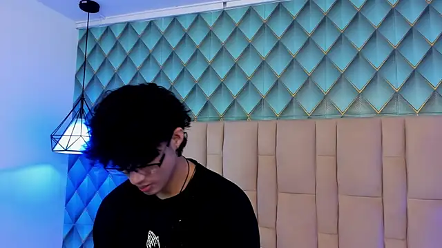 Snapshot of Sofia-Ethan chatting on 06.13.26 Sofia-Ethan online show from 06.13.26