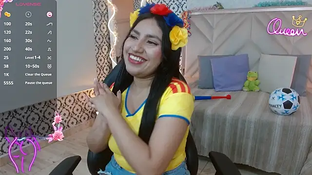 Snapshot of fiory_tay chatting on 06.17.26 fiory tay online show from 06.17.26
