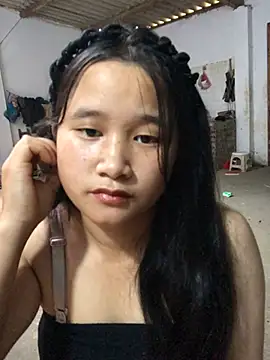 Snapshot of Ninaa01 chatting on 05.17.26 Ninaa01 online show from 05.17.26