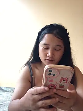 Snapshot of Ninaa01 chatting on 05.18.26 Ninaa01 online show from 05.18.26