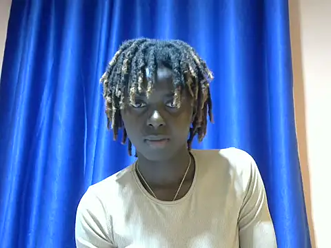 Snapshot of dolly_lioness chatting on 06.20.26 dolly lioness online show from 06.20.26