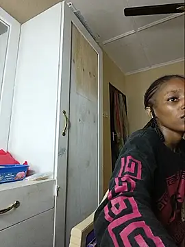 Snapshot of slim_ebon chatting on 06.30.26 slim ebon online show from 06.30.26