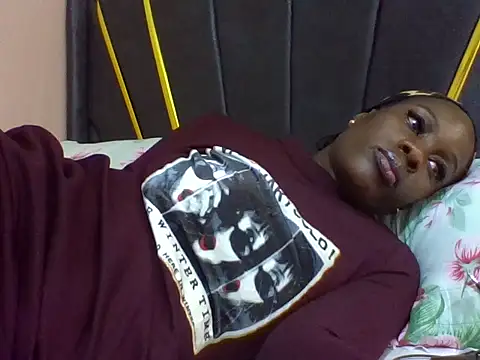 Curvyqueeh online show from 07.01.26