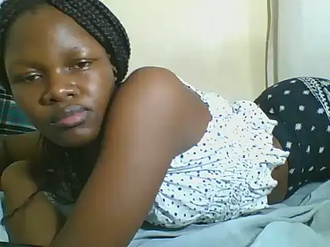 Snapshot of Sweetgal2025 chatting on 06.14.26 Sweetgal2025 online show from 06.14.26