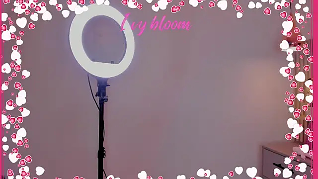 Snapshot of Ivybloom_ chatting on 06.05.26 Ivybloom online show from 06.05.26