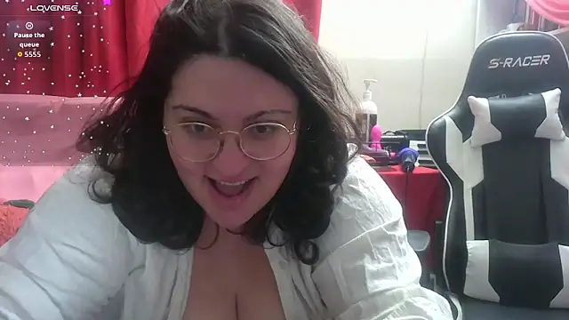 Snapshot of squishkink chatting on 06.16.26 squishkink online show from 06.16.26
