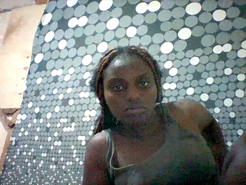 Snapshot of liligal chatting on 06.18.26 liligal online show from 06.18.26