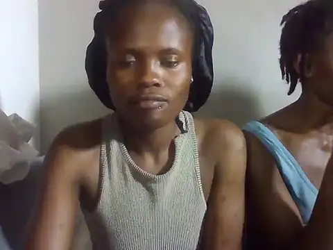 Snapshot of Candysleek_petite chatting on 05.26.26 Candysleek petite online show from 05.26.26