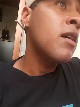 Snapshot of CamiloOlivera chatting on 05.22.26 CamiloOlivera online show from 05.22.26