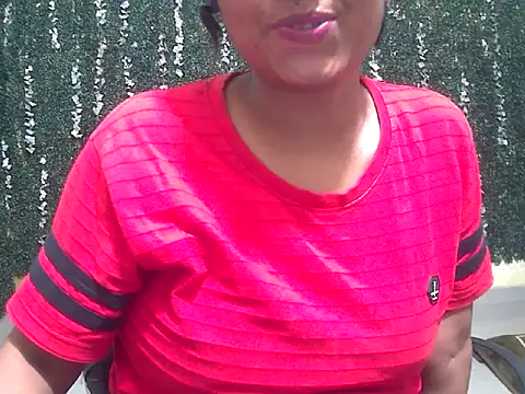 Snapshot of shallykaur chatting on 06.27.26 shallykaur online show from 06.27.26