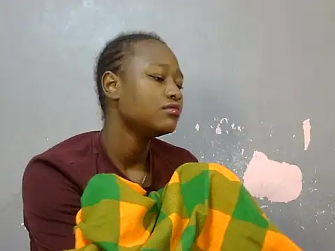 Snapshot of Petite_Ebony10 chatting on 06.18.26 Petite Ebony10 online show from 06.18.26