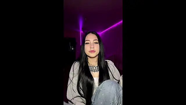 Greeneyedlauren online show from 05.17.26