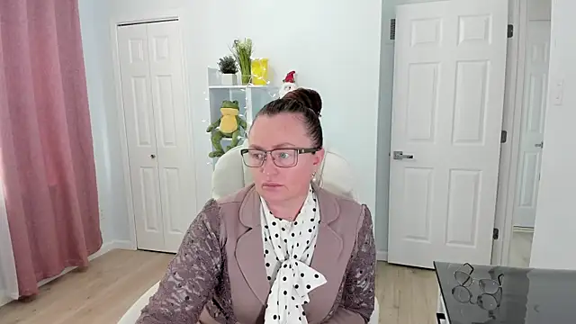 Vika73 online show from 12.18.24