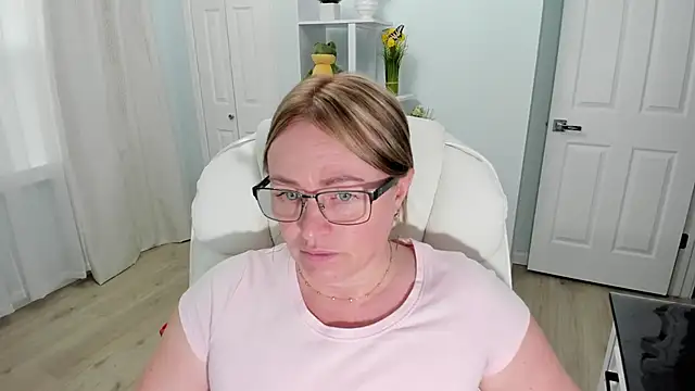 Vika73 online show from 03.17.25