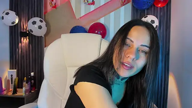 MadisonYoung000 online show from 06.25.26