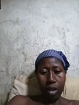 Snapshot of azina2 chatting on 06.14.26 azina2 online show from 06.14.26
