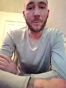 Snapshot of Brand0nleee chatting on 05.17.26 Brand0nleee online show from 05.17.26