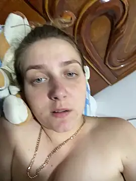 Snapshot of Loulou_fck chatting on 07.25.26 Loulou fck online show from 07.25.26