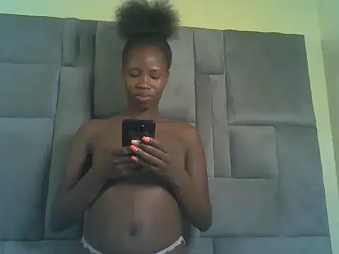 Snapshot of Cuteebony16 chatting on 06.13.26 Cuteebony16 online show from 06.13.26