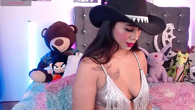 Snapshot of lunabritton chatting on 06.15.26 lunabritton online show from 06.15.26