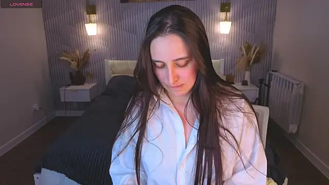 Elizabet Colllins online show from 07.06.26
