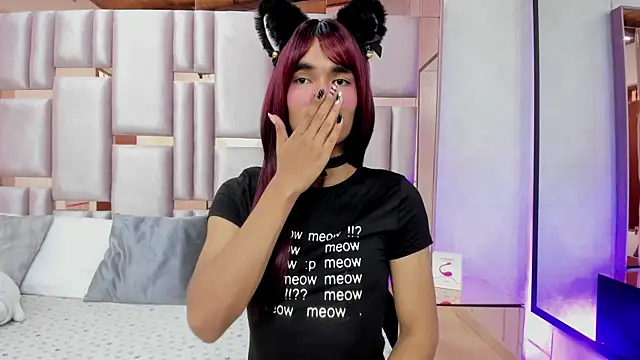 Snapshot of MiaBuny chatting on 06.17.26 MiaBuny online show from 06.17.26