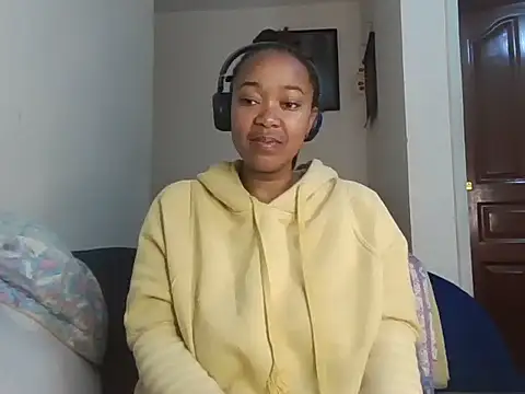Snapshot of atara_seren chatting on 07.15.26 atara seren online show from 07.15.26