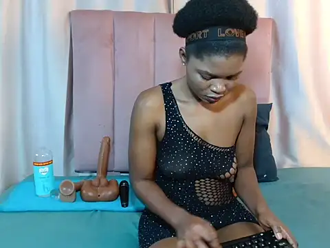 Snapshot of Tianaah chatting on 06.02.26 Tianaah online show from 06.02.26