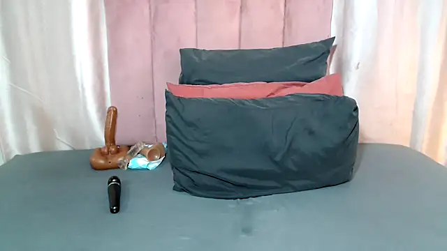 Snapshot of Tianaah chatting on 07.07.26 Tianaah online show from 07.07.26