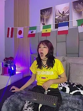 Mika love milo online show from 07.03.26