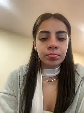 Snapshot of Hanna_Cruz_ chatting on 06.08.26 Hanna Cruz online show from 06.08.26