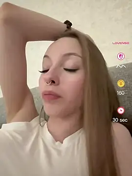 Snapshot of JulyOwens chatting on 05.31.26 JulyOwens online show from 05.31.26