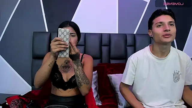 Snapshot of ChloeAndMax chatting on 05.27.26 ChloeAndMax online show from 05.27.26