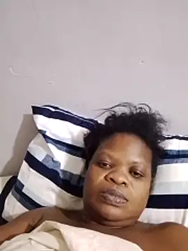 Snapshot of Teecheaa chatting on 06.17.26 Teecheaa online show from 06.17.26