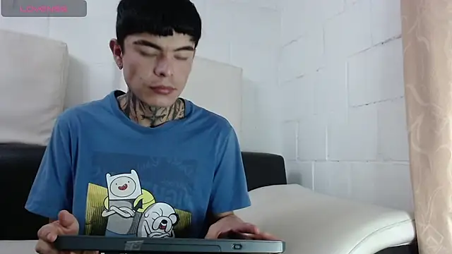 Snapshot of badboy-fox chatting on 06.22.26 badboy-fox online show from 06.22.26