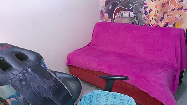 Snapshot of Lucia_evans22 chatting on 06.19.26 Lucia evans22 online show from 06.19.26