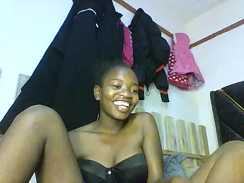 Snapshot of aliana082169 chatting on 05.22.26 aliana082169 online show from 05.22.26