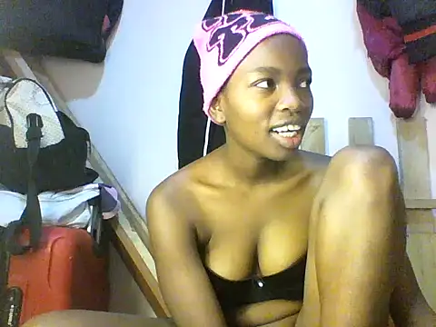 Snapshot of aliana082169 chatting on 06.09.26 aliana082169 online show from 06.09.26