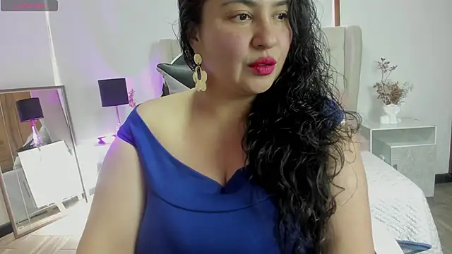 Snapshot of JadeBellee chatting on 06.16.26 JadeBellee online show from 06.16.26