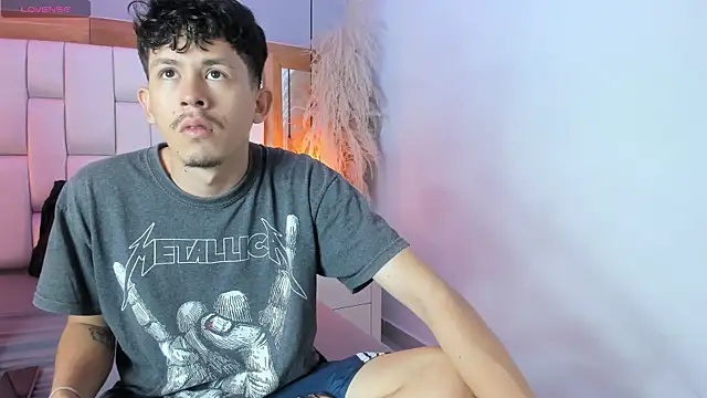 Amy and Alex online show from 07.11.26