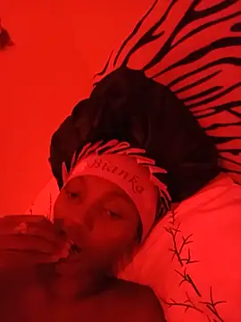 Snapshot of SaInTsUgAr chatting on 06.16.26 SaInTsUgAr online show from 06.16.26