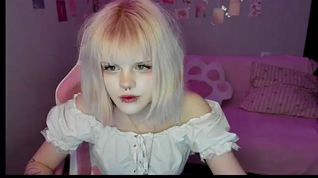 Snapshot of VelvetAlice chatting on 07.17.26 VelvetAlice online show from 07.17.26