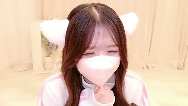 Yuinyaaa online show from 06.28.26