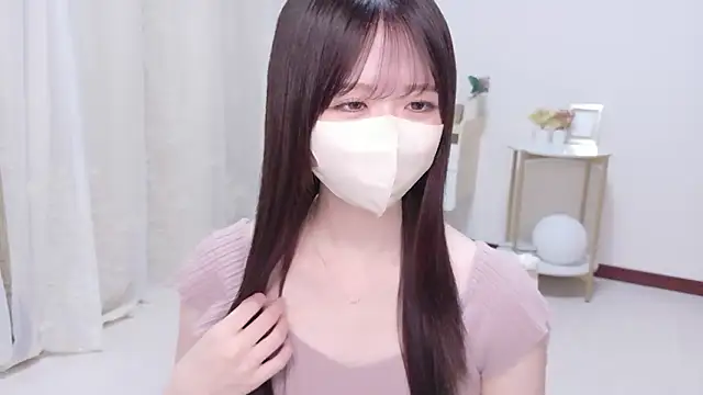 Yuinyaaa online show from 07.18.26
