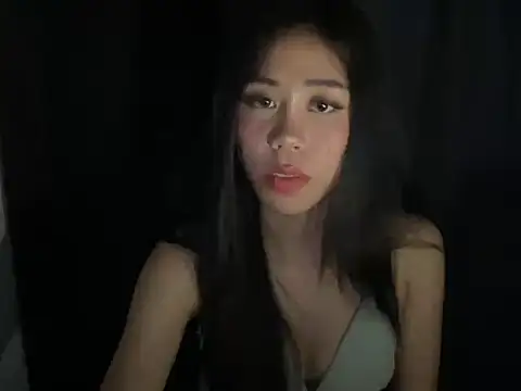 Snapshot of amberluiss chatting on 06.22.26 amberluiss online show from 06.22.26