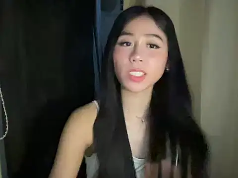 Snapshot of amberluiss chatting on 07.17.26 amberluiss online show from 07.17.26