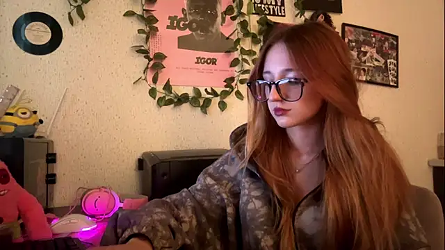 Snapshot of Sunshine_Kira chatting on 05.28.26 Sunshine Kira online show from 05.28.26