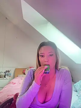 Snapshot of Evelina_Nelson chatting on 06.14.26 Evelina Nelson online show from 06.14.26